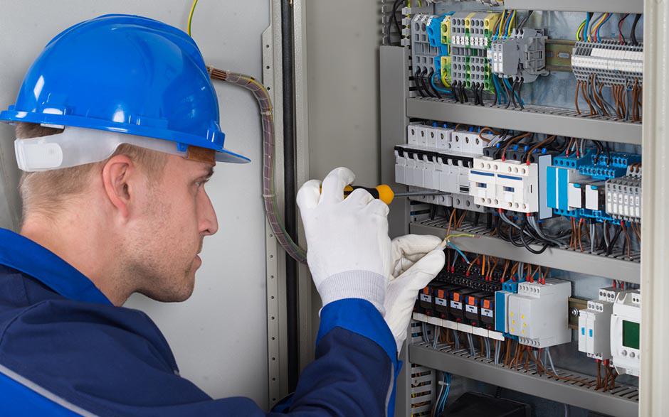 cherche électricien pas cher Maule